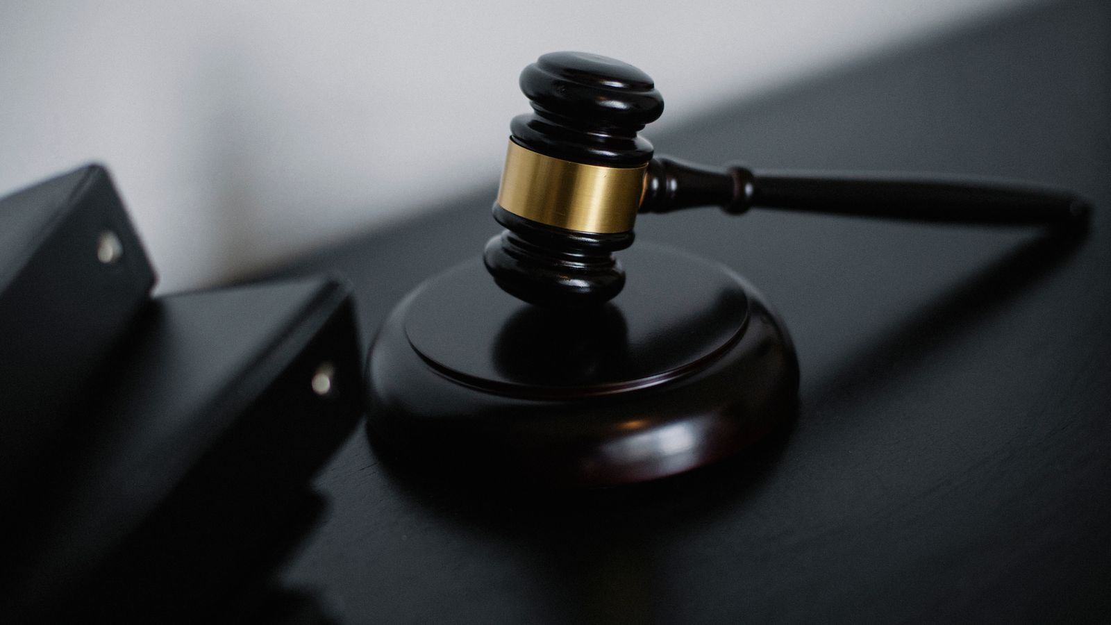Denetimli serbestlik ve koşullu salıverilme: adalet tokmağı